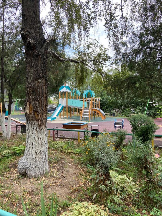 At - Next To Mall Apartment Almaty